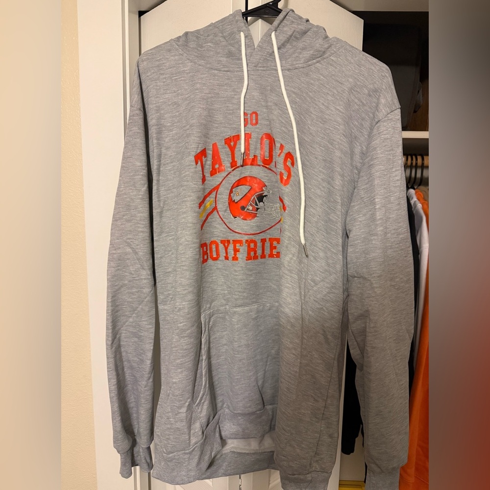 Gray Graphic Hoodie “Go Taylor’s Boyfriend” size: XL